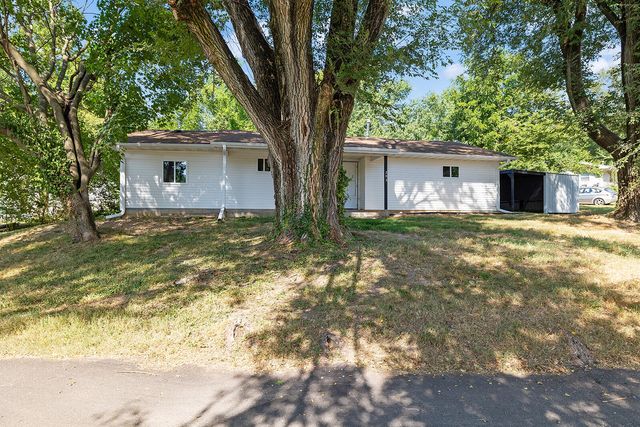 203 E Georgia Street, Ozark, MO 65721