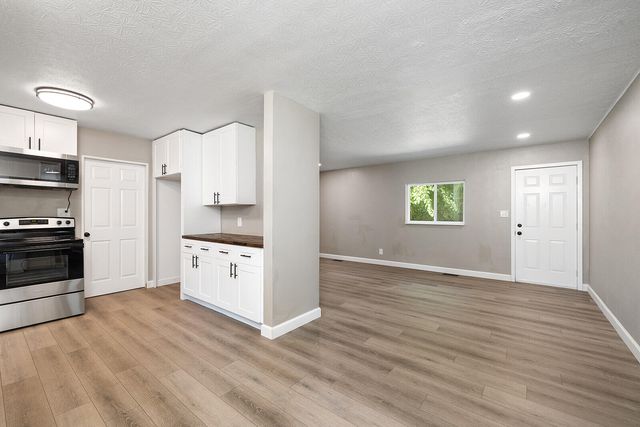 203 E Georgia Street, Ozark, MO 65721