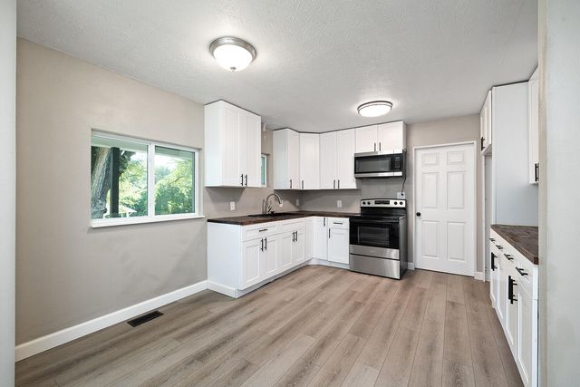 203 E Georgia Street, Ozark, MO 65721