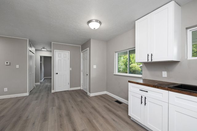 203 E Georgia Street, Ozark, MO 65721