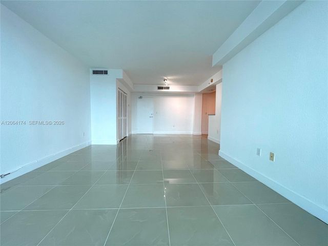 7501 E Treasure Dr 10C, North Bay Village, FL 33141