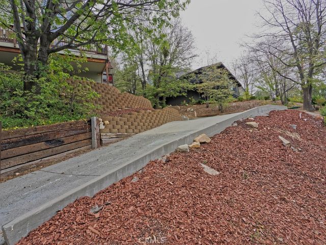 756 Brentwood, Lake Arrowhead, CA 92352
