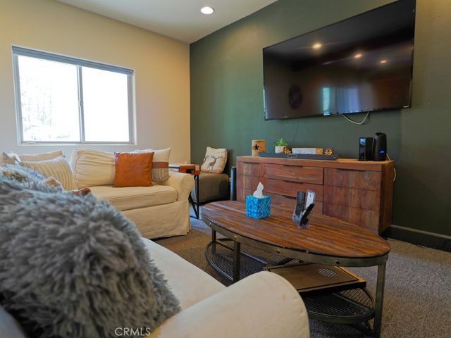 756 Brentwood, Lake Arrowhead, CA 92352