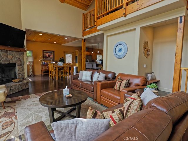 756 Brentwood, Lake Arrowhead, CA 92352