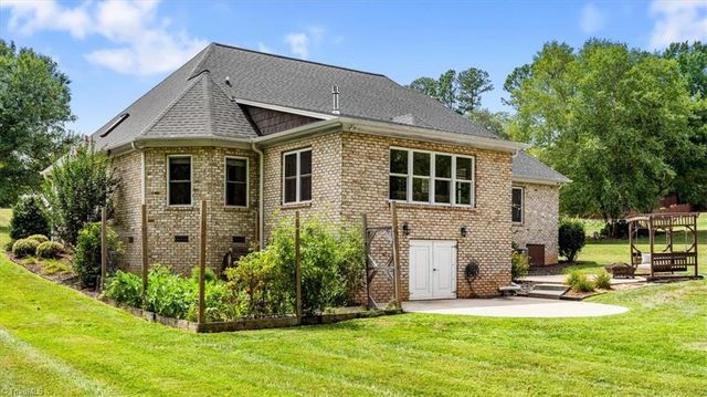 592 Carson Ridge Drive, Oak Ridge, NC 27310