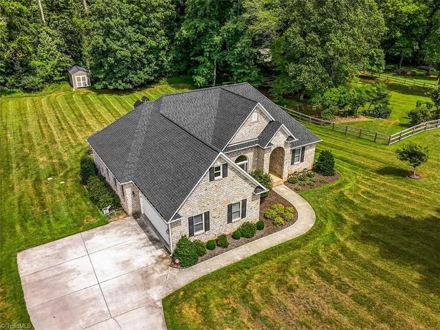 592 Carson Ridge Drive, Oak Ridge, NC 27310