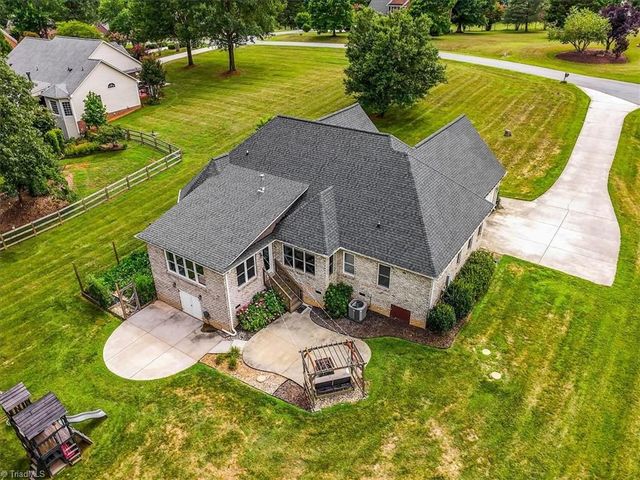 592 Carson Ridge Drive, Oak Ridge, NC 27310