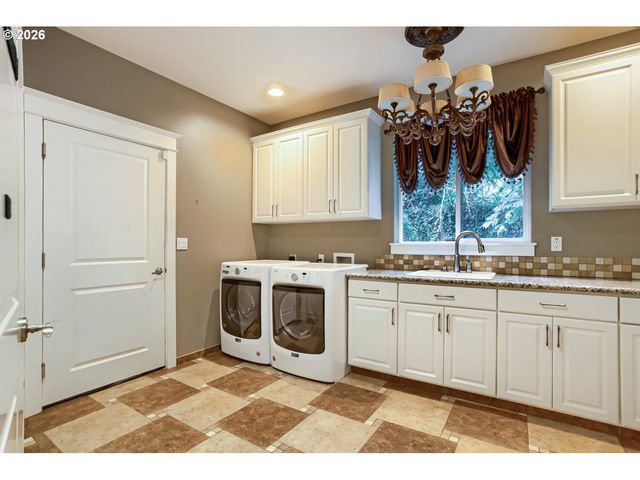 7015 Se 127TH Ave, Portland, OR 97236