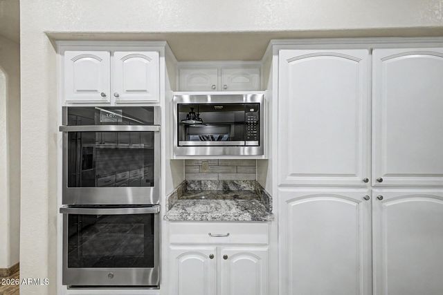5812 W DEL LAGO Circle, Glendale, AZ 85308