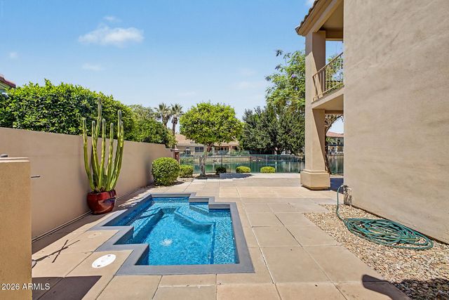 5812 W DEL LAGO Circle, Glendale, AZ 85308