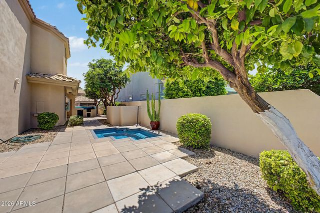 5812 W DEL LAGO Circle, Glendale, AZ 85308