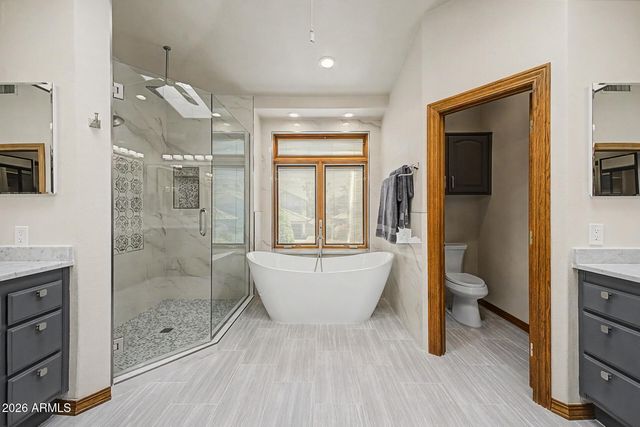 5812 W DEL LAGO Circle, Glendale, AZ 85308