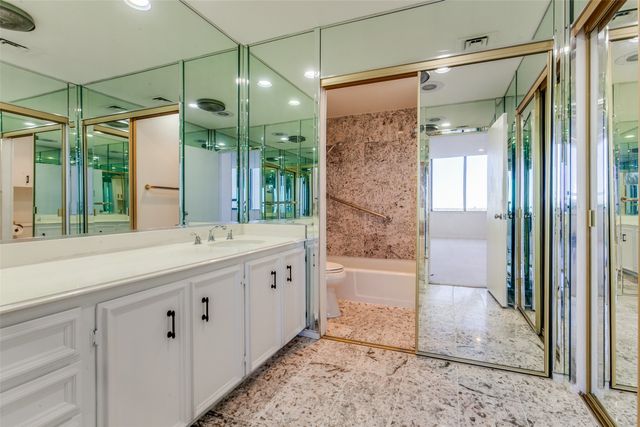 6335 W Northwest Highway 815, Dallas, TX 75225