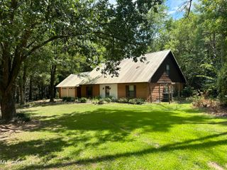 203 Pauline Drive, Raymond, MS 39154