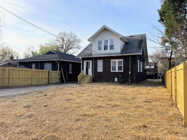 1028 E Mulberry Street, Evansville, IN 47714