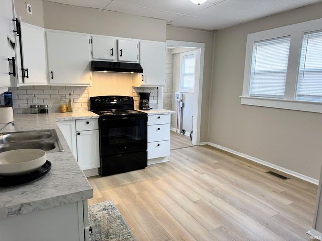 1028 E Mulberry Street, Evansville, IN 47714