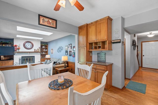 8044 W Beacon Hill DRIVE, Franklin, WI 53132