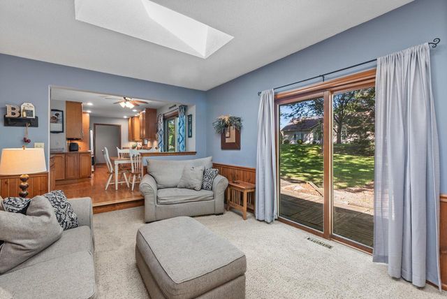 8044 W Beacon Hill DRIVE, Franklin, WI 53132