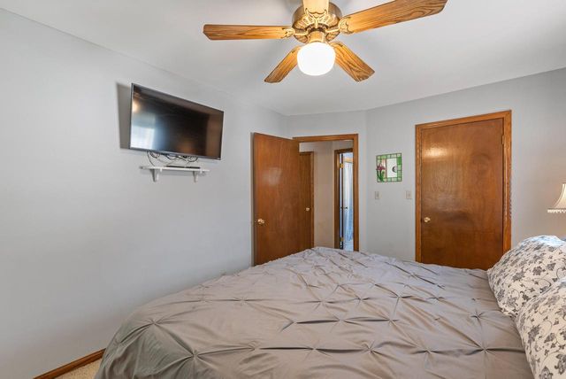 8044 W Beacon Hill DRIVE, Franklin, WI 53132