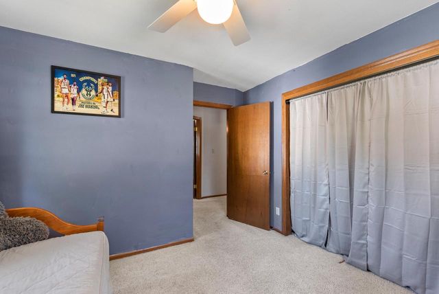 8044 W Beacon Hill DRIVE, Franklin, WI 53132