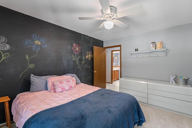 8044 W Beacon Hill DRIVE, Franklin, WI 53132