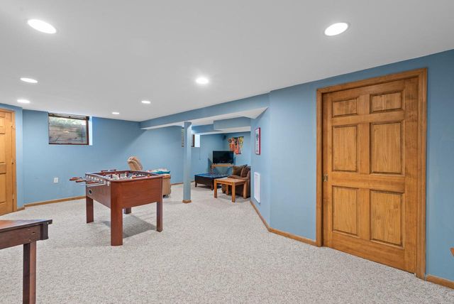 8044 W Beacon Hill DRIVE, Franklin, WI 53132