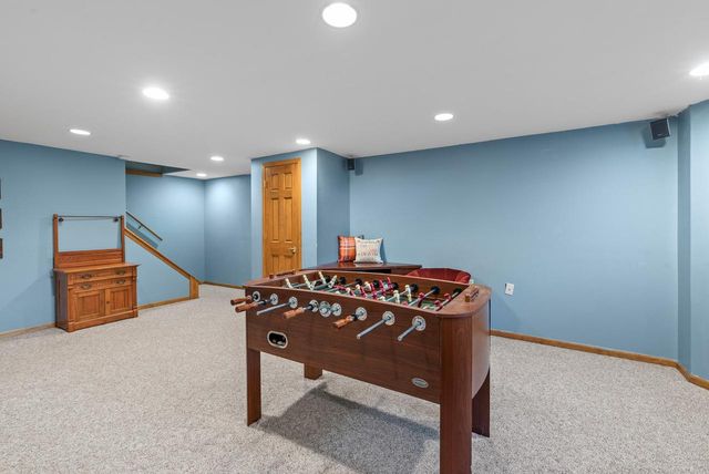 8044 W Beacon Hill DRIVE, Franklin, WI 53132