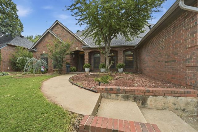 13513 Green Cedar Lane, Oklahoma City, OK 73131