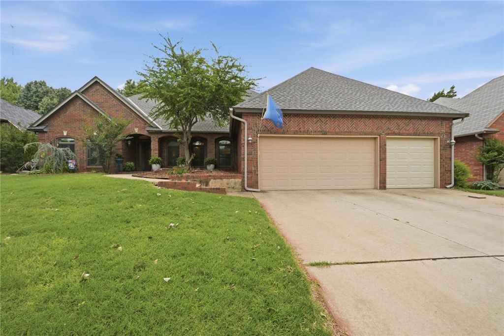13513 Green Cedar Lane, Oklahoma City, OK 73131