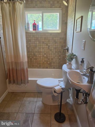 416 EARLS RD, Middle River, MD 21220
