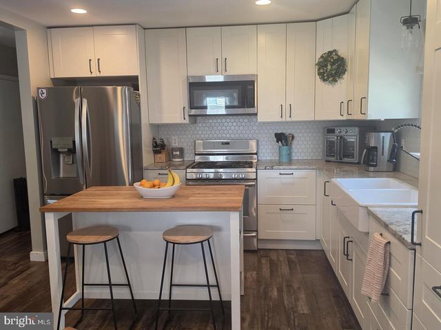 416 EARLS RD, Middle River, MD 21220