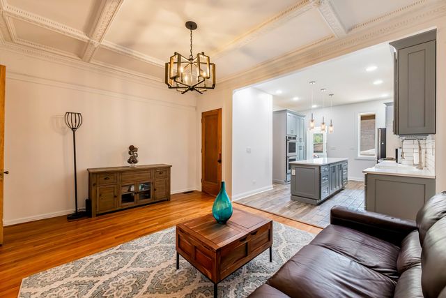 5403 S Greenwood Avenue, Chicago, IL 60615