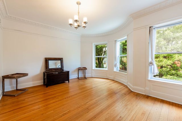 5403 S Greenwood Avenue, Chicago, IL 60615
