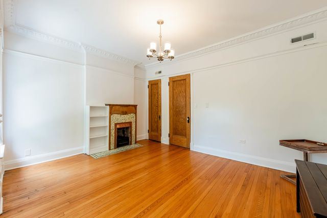 5403 S Greenwood Avenue, Chicago, IL 60615