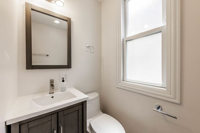 5403 S Greenwood Avenue, Chicago, IL 60615