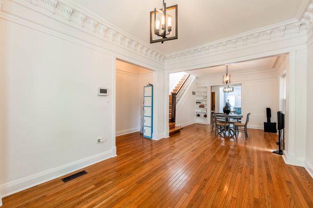 5403 S Greenwood Avenue, Chicago, IL 60615