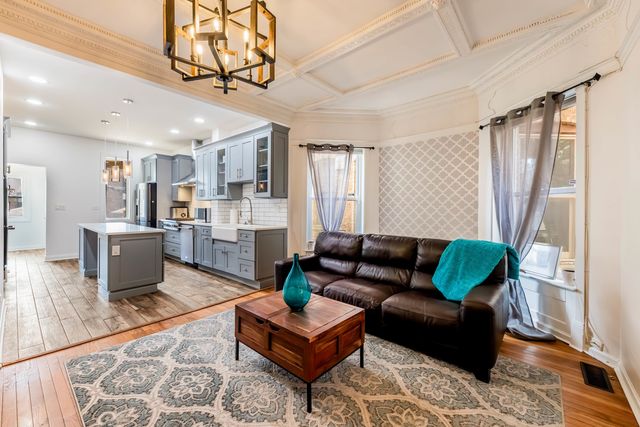 5403 S Greenwood Avenue, Chicago, IL 60615