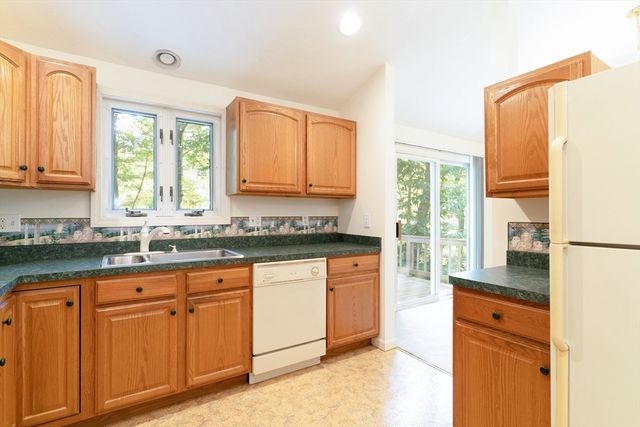611 Henshaw St, Leicester, MA 01542