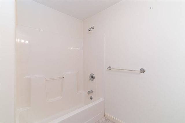 611 Henshaw St, Leicester, MA 01542