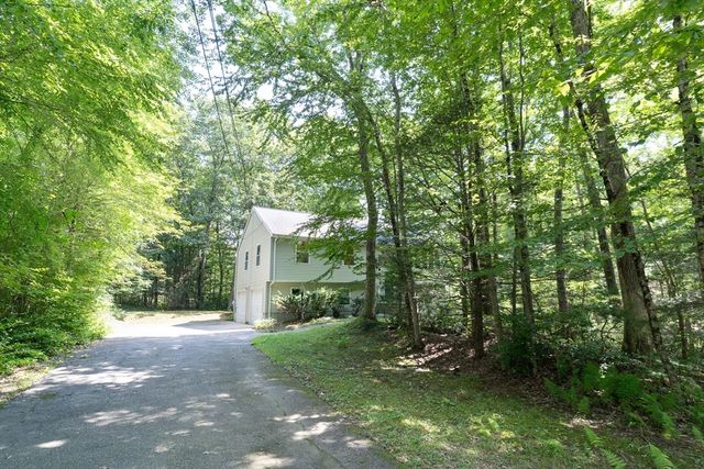 611 Henshaw St, Leicester, MA 01542