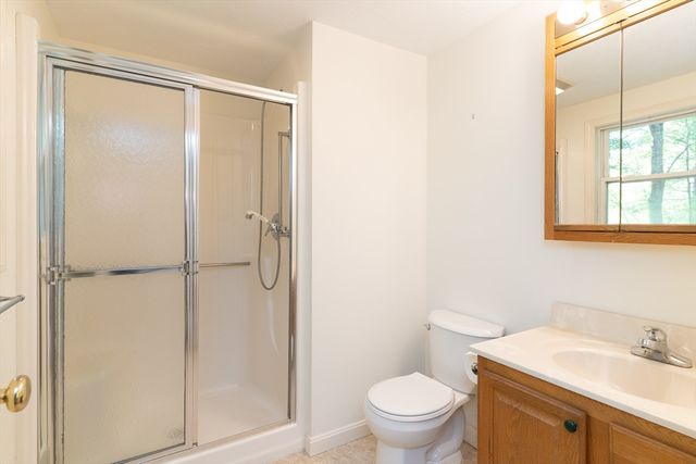 611 Henshaw St, Leicester, MA 01542
