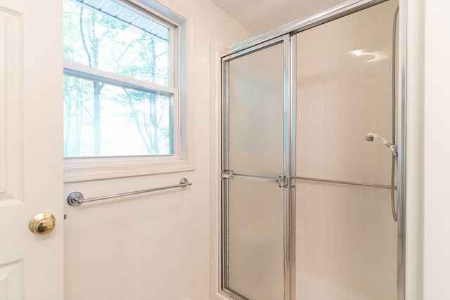 611 Henshaw St, Leicester, MA 01542