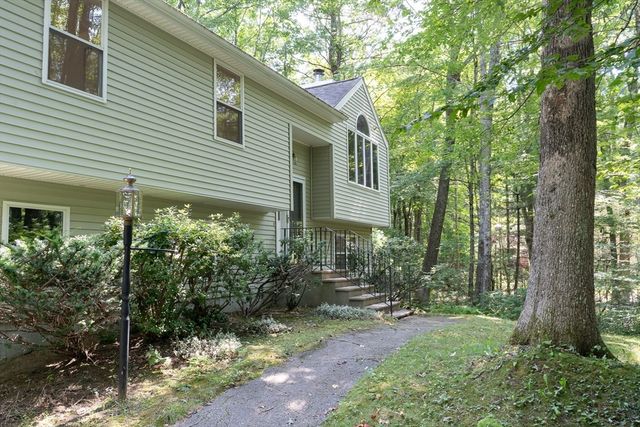611 Henshaw St, Leicester, MA 01542