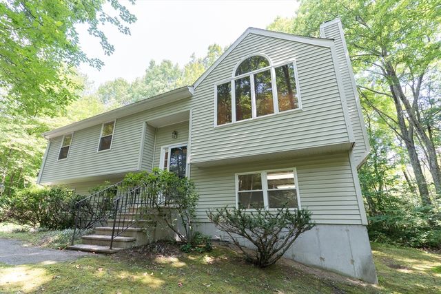 611 Henshaw St, Leicester, MA 01542