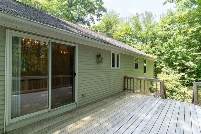 611 Henshaw St, Leicester, MA 01542