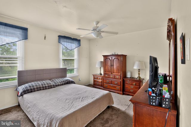 7819 VENUS PL, Philadelphia, PA 19153