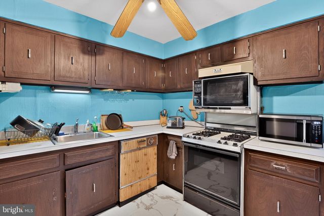 7819 VENUS PL, Philadelphia, PA 19153