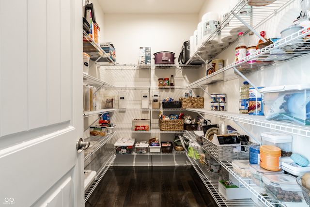 567 Amersham Court, Avon, IN 46123