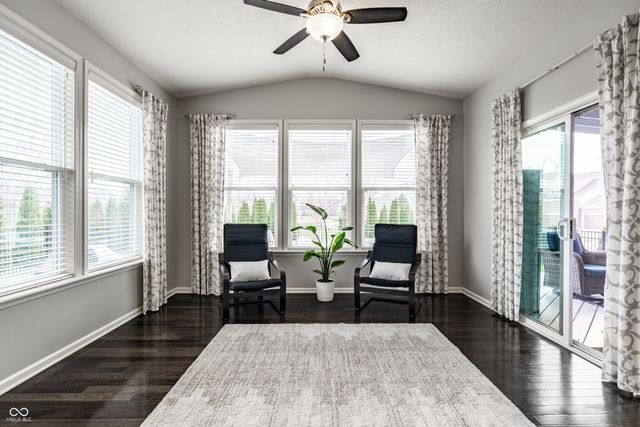 567 Amersham Court, Avon, IN 46123