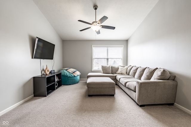 567 Amersham Court, Avon, IN 46123